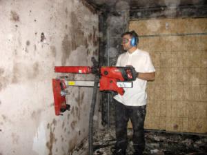 La carotteuse HILTI DD-150 permet de prélever des carottes en vue de réaliser des écrassements ou des essais chimiques.